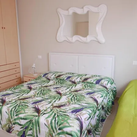 Fuer 5 Personen Ca 50 M In Bibione, Venetien Provinz Venedig - B59964 アパート *