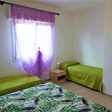 Fuer 5 Personen Ca 50 M In Bibione, Venetien Provinz Venedig - B59964